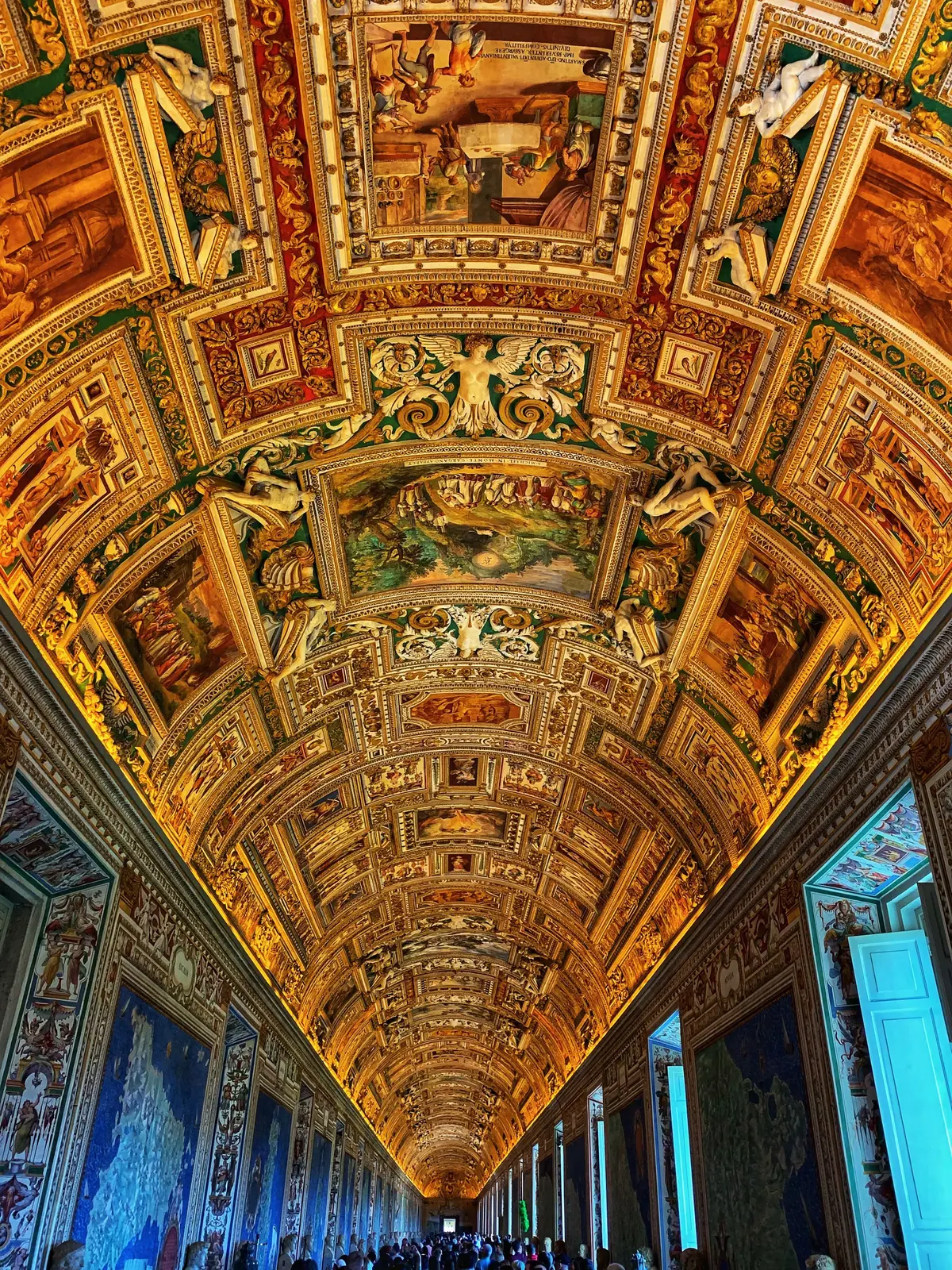 Galería de los Mapas en los Museos Vaticanos durante un tour guiado